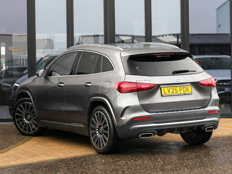 Mercedes-Benz GLA Class Gla 200 Amg Line Premium Grey #2