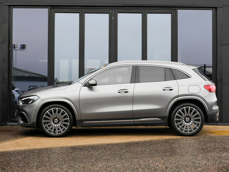Mercedes-Benz GLA Class Gla 200 Amg Line Premium Grey #4