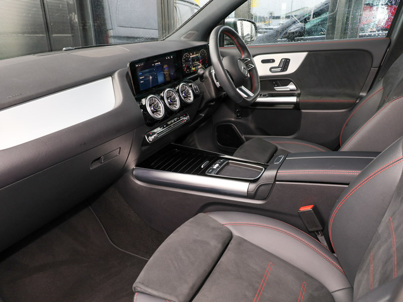 Mercedes-Benz GLA Class Gla 200 Amg Line Premium Grey #5
