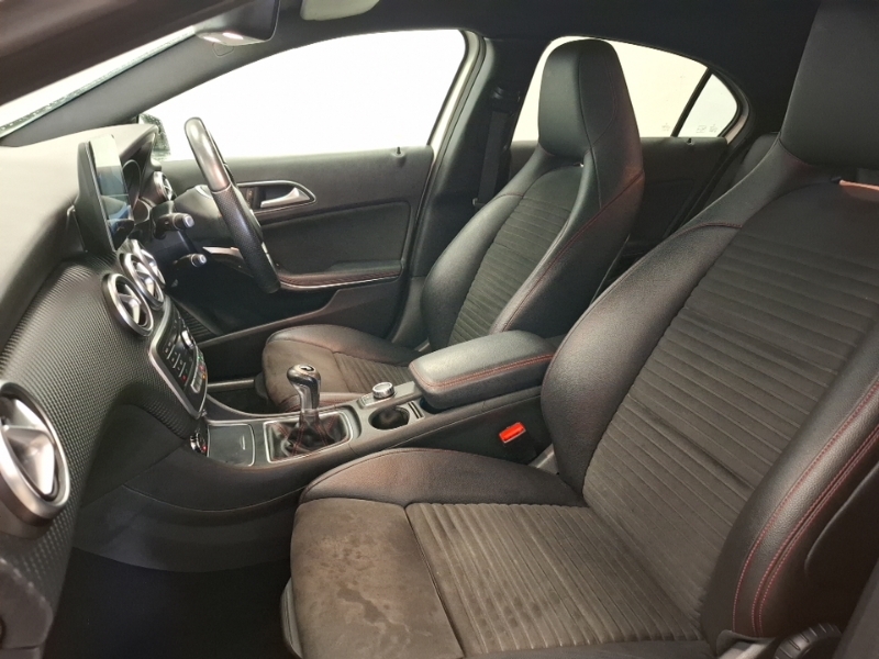 Mercedes-Benz A Class A160 Amg Line Premium White #5