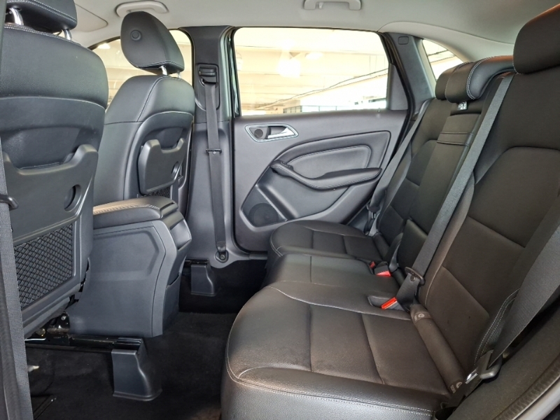 Mercedes-Benz B Class B180d Se Executive Black #6