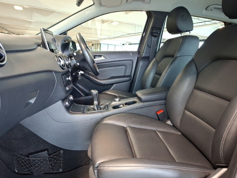 Mercedes-Benz B Class B180d Se Executive Black #5
