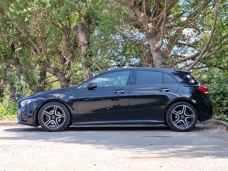 Mercedes-Benz A Class A180 Amg Line Premium Edition Black #4