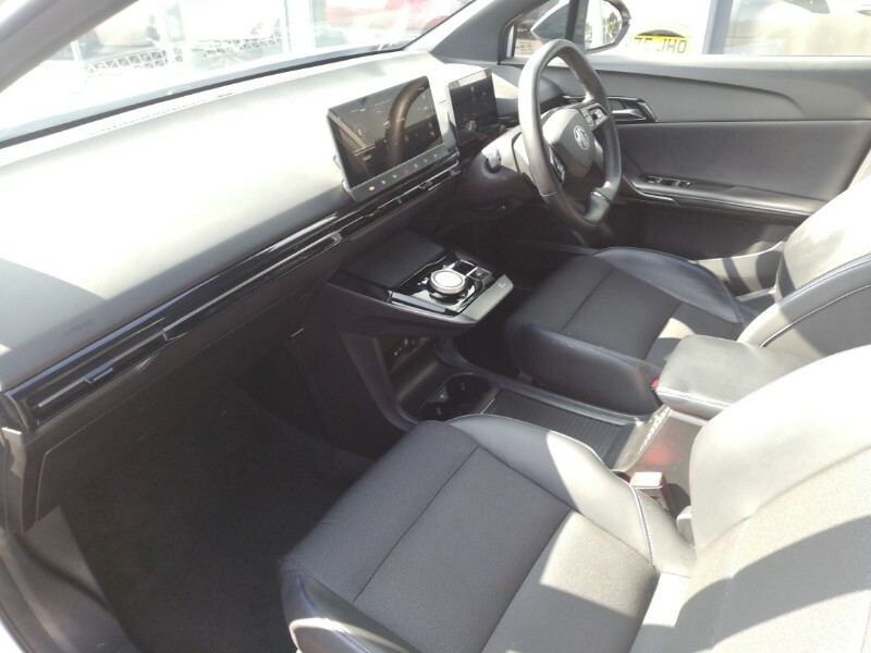 MG MG4 150Kw Trophy Ev Long Range 64Kwh White #4