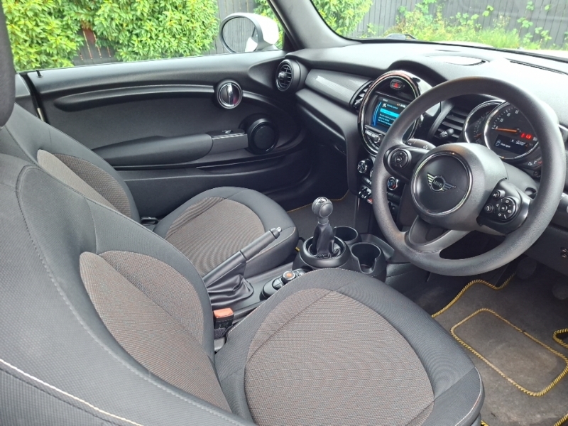 Mini Convertible 1.5 Cooper Classic II White #6
