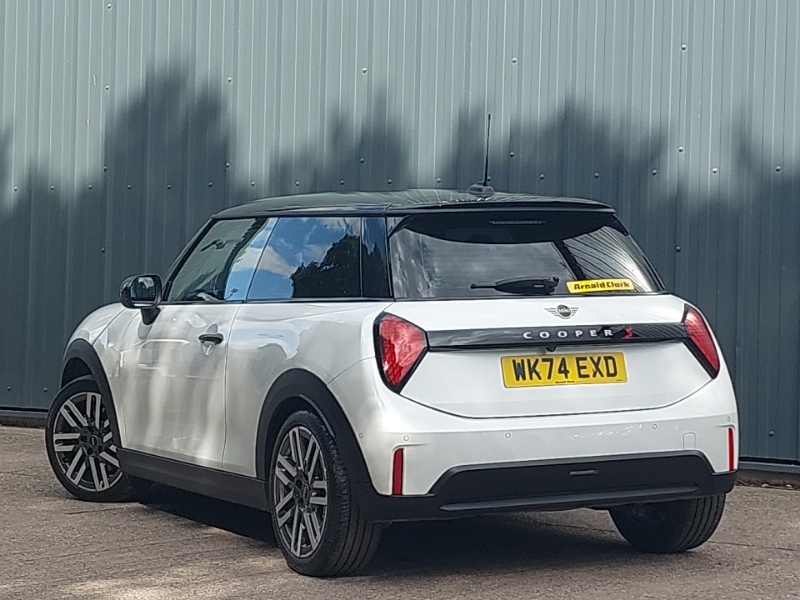 Mini Hatch F55 Mini 5-Door Hatch Cooper Exclusive Lci II Red #2