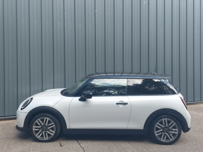 Mini Hatch F55 Mini 5-Door Hatch Cooper Exclusive Lci II Red #4