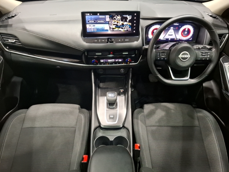 Nissan Qashqai 1.3 Dig-t Mh 158 N-connecta Glass Rf Xtronic Black #3