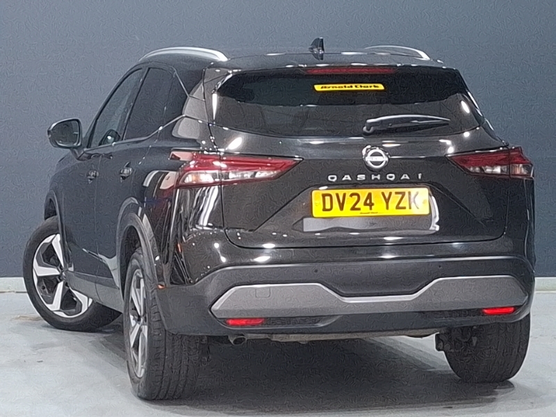 Nissan Qashqai 1.3 Dig-t Mh 158 N-connecta Glass Rf Xtronic Black #2