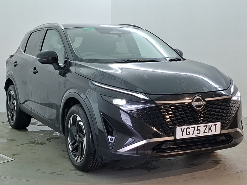 Nissan Qashqai 1.3 Dig-t Mh N-connecta Glass Roof Black