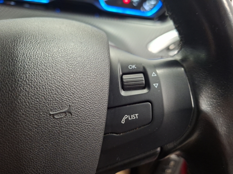 Peugeot 2008 Suv Red #13
