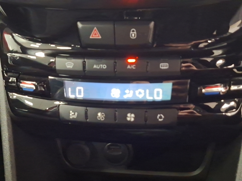 Peugeot 2008 Suv Red #17