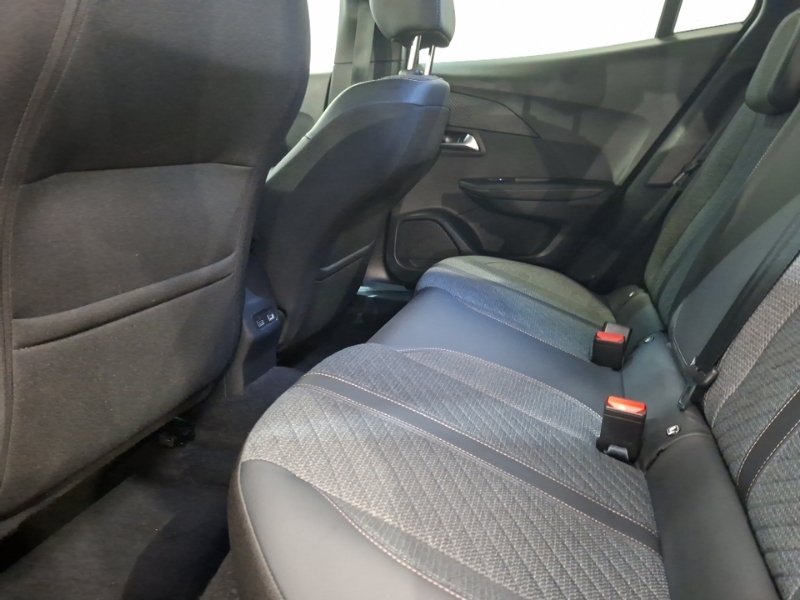 Peugeot 2008 1.2 Puretech 130 Allure Black #6
