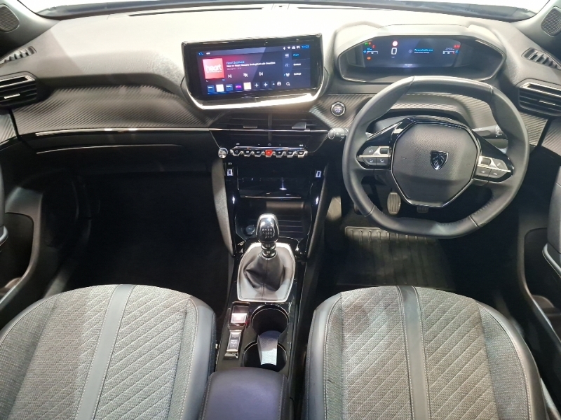 Peugeot 2008 1.2 Puretech 130 Allure Black #3