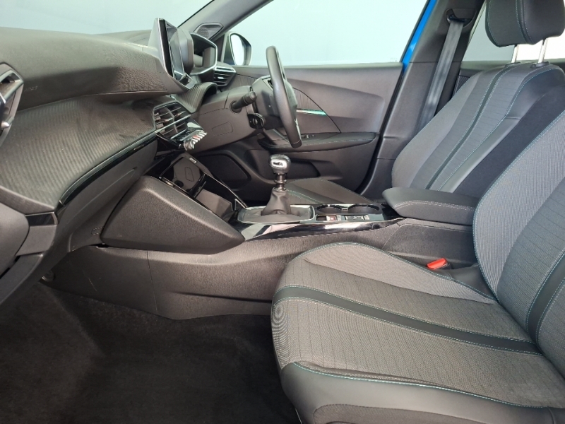 Peugeot 2008 1.2 Puretech Allure Premium Blue #5