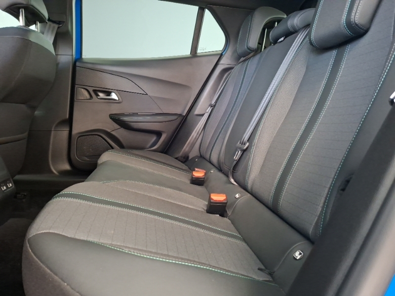 Peugeot 2008 1.2 Puretech Allure Premium Blue #6