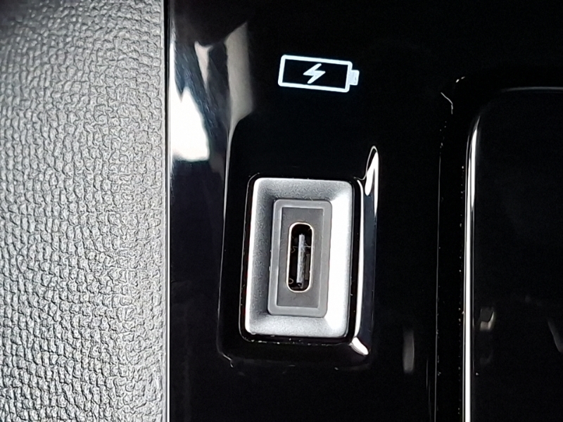 Peugeot 2008 Allure Black #16