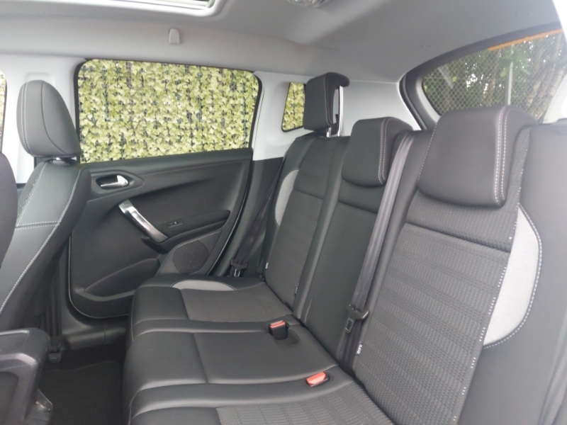 Peugeot 2008 1.2 Puretech 110 Allure White #6