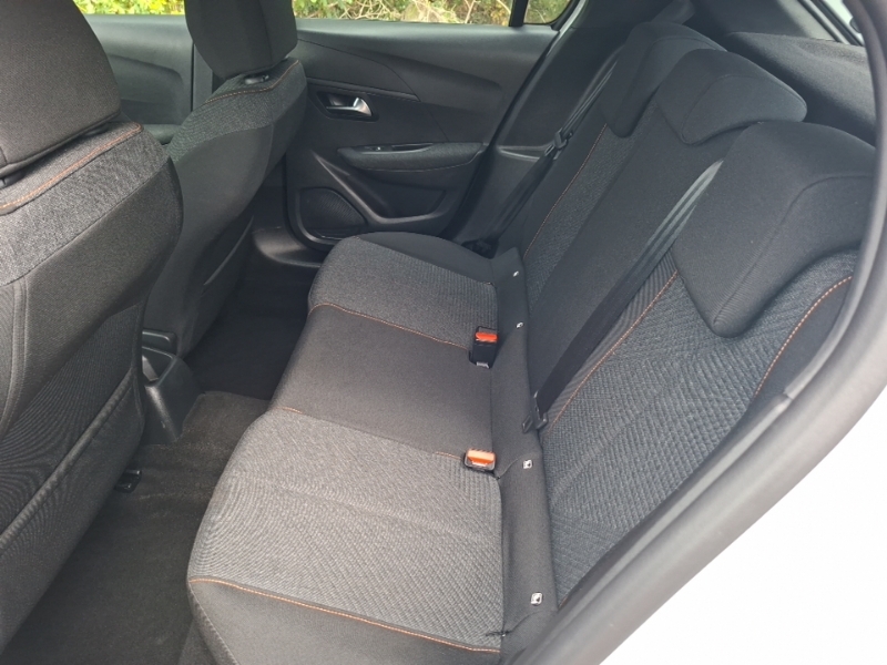 Peugeot 208 1.2 Puretech 100 Style White #6