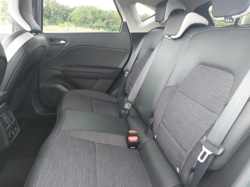 Renault Captur 1.6 E-tech Full Hybrid 145 Techno White #6