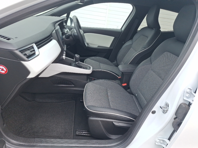 Renault Clio 1.6 E-tech Full Hybrid 145 Techno White #5