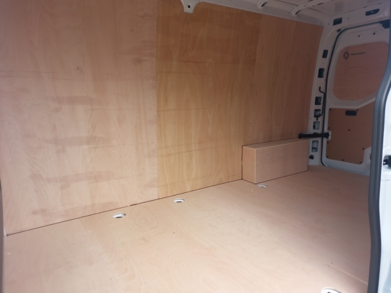 Renault Master Lm35 Blue Dci 150 Advance Medium Roof Van White #6