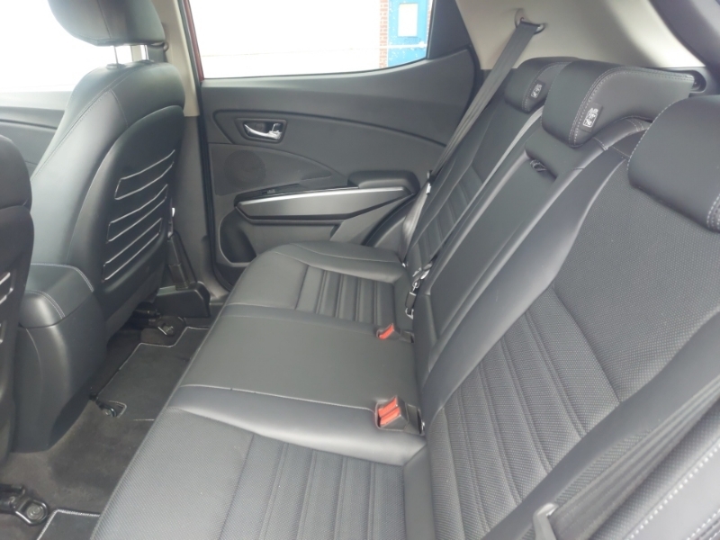SsangYong Tivoli 1.5P Ultimate Red #6