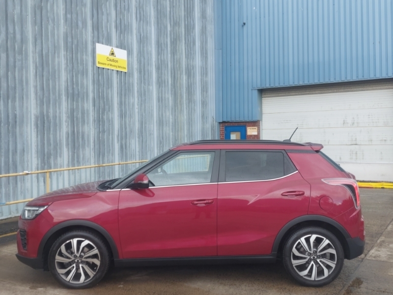 SsangYong Tivoli 1.5P Ultimate Red #4
