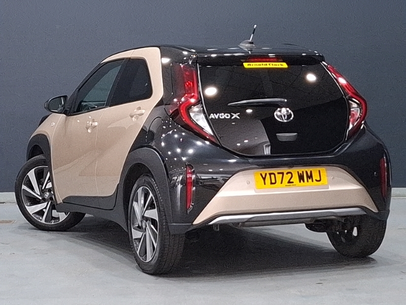Toyota Aygo X 1.0 Vvt-i Exclusive Beige #2