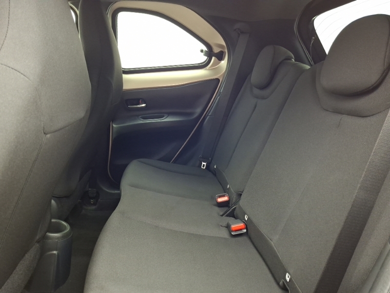 Toyota Aygo X 1.0 Vvt-i Edge Beige #6