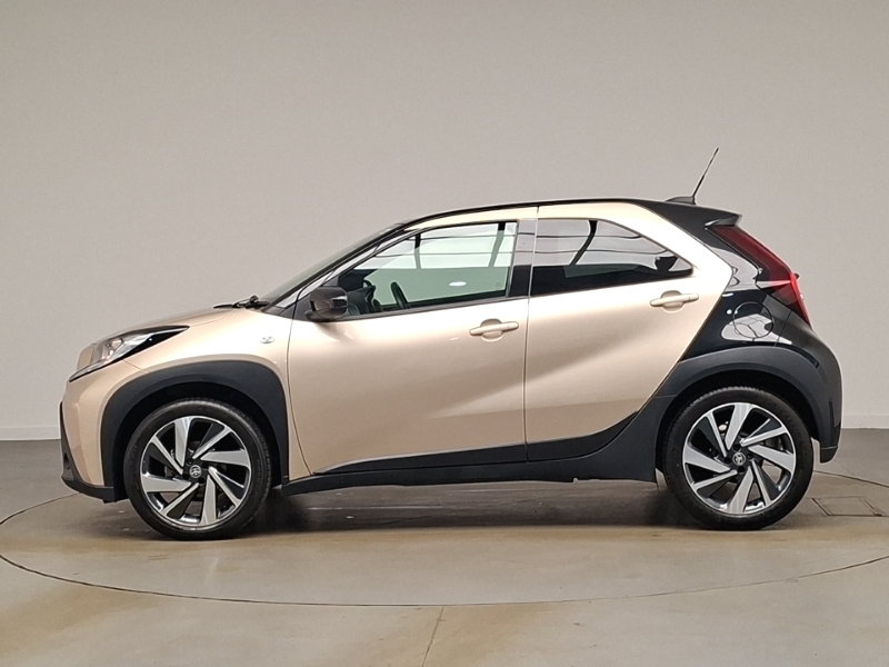 Toyota Aygo X 1.0 Vvt-i Edge Beige #4