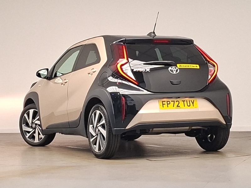 Toyota Aygo X 1.0 Vvt-i Edge Beige #2
