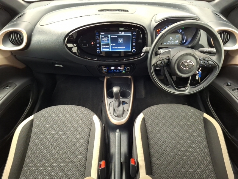 Toyota Aygo X 1.0 Vvt-i Edge Beige #3