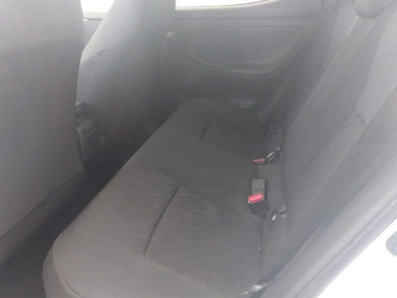 Toyota Yaris 1.5 Hybrid Design Cvt Nav White #6