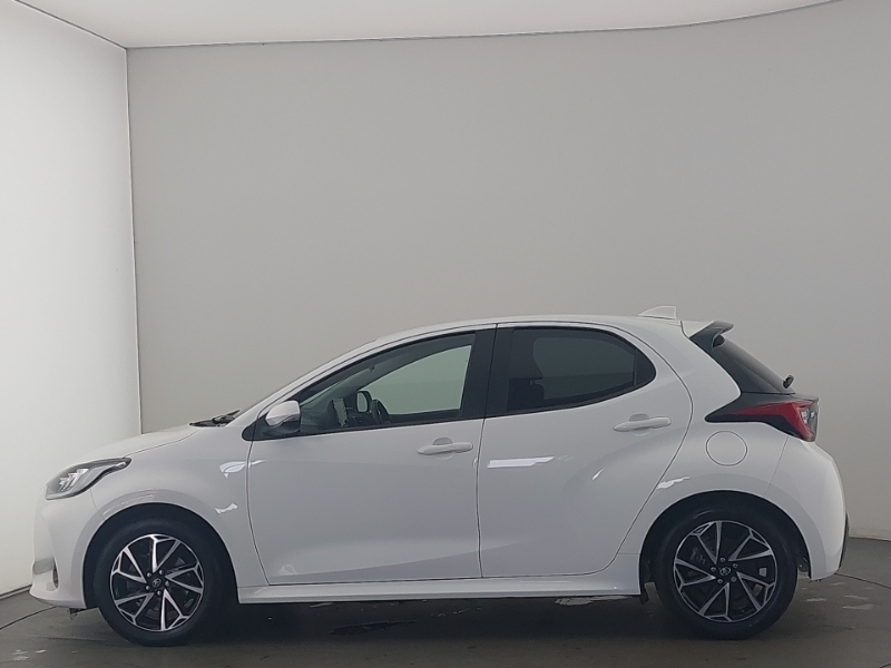 Toyota Yaris 1.5 Hybrid Design Cvt Nav White #4
