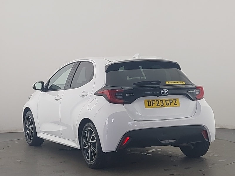Toyota Yaris 1.5 Hybrid Design Cvt Nav White #2