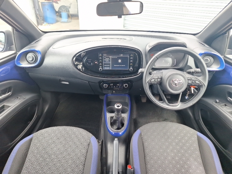 Toyota Aygo X 1.0 Vvt-i Edge Blue #3