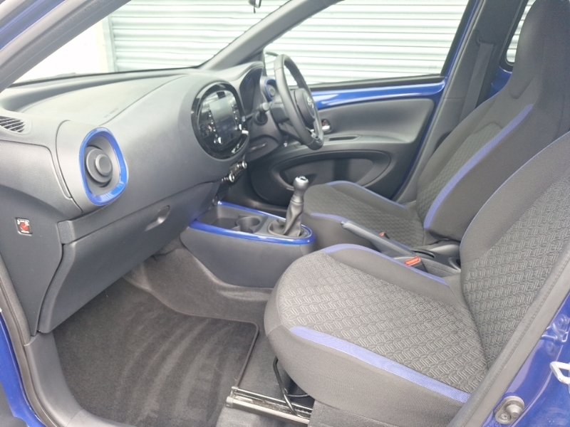Toyota Aygo X 1.0 Vvt-i Edge Blue #5