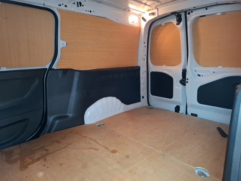 Vauxhall Combo 1.5 Turbo D 100Ps Prime H1 Van White #6
