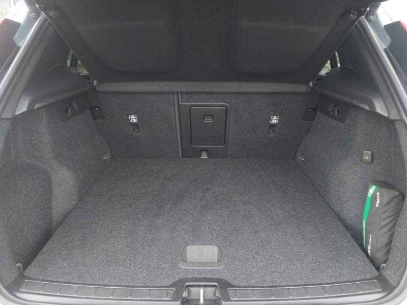 Volvo XC40 Plus, B3 Mild Hybrid, Dark Grey #18