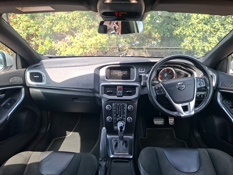 Volvo V40 D3 4 Cyl 150 R Design Nav Plus Geartronic Silver #3