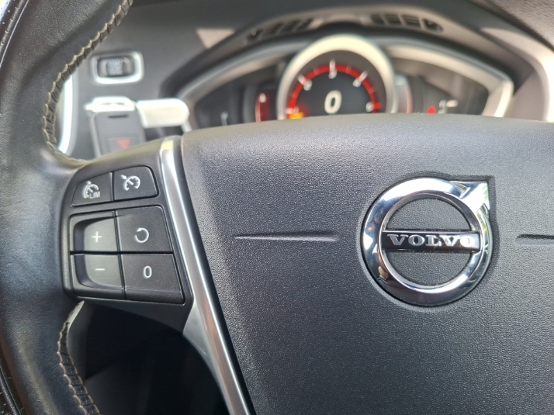 Volvo V40 2.0 D4 R-design Pro Euro 6 Ss Black #12