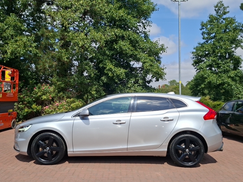 Volvo V40 D3 4 Cyl 150 R Design Nav Plus Geartronic Silver #4