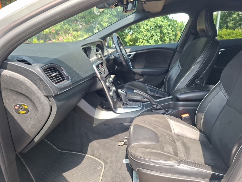Volvo V40 D3 4 Cyl 150 R Design Nav Plus Geartronic Silver #5