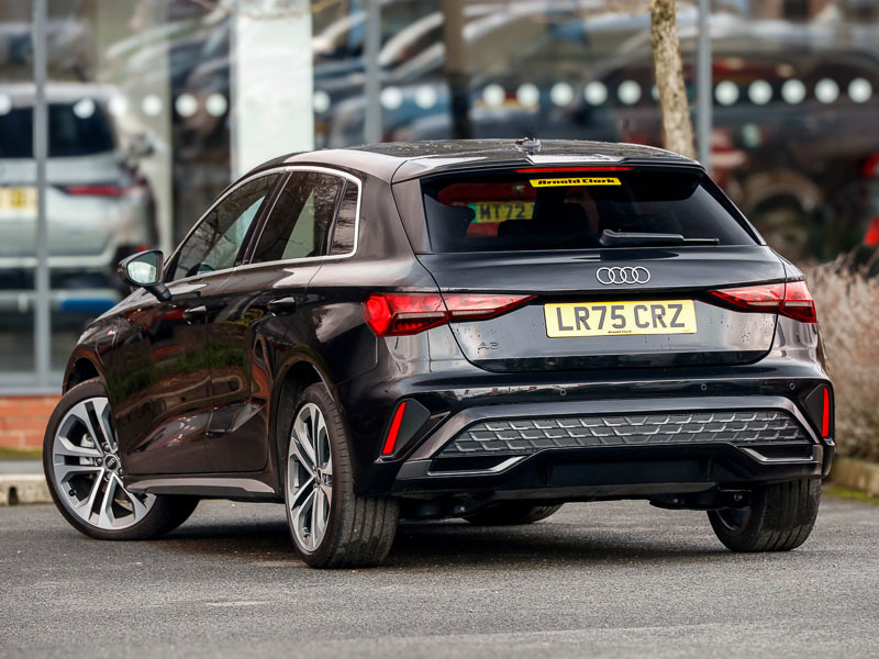 Audi A3 40 Tfsi E S Line S Tronic Black #2