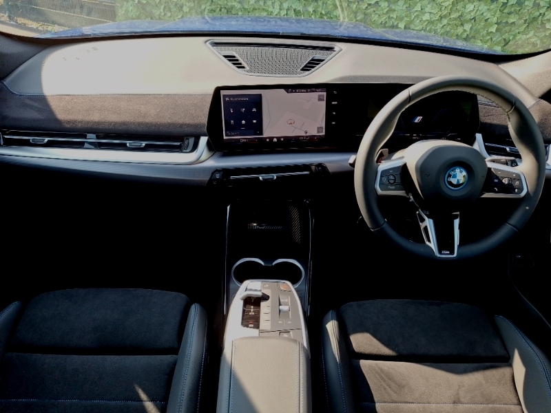 BMW iX1 150Kw Edrive20 M Sport 65Kwh Blue #4