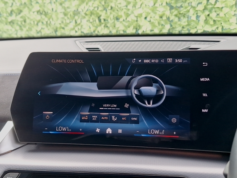 BMW iX2 150Kw Edrive20 M Sport 65Kwh White #20