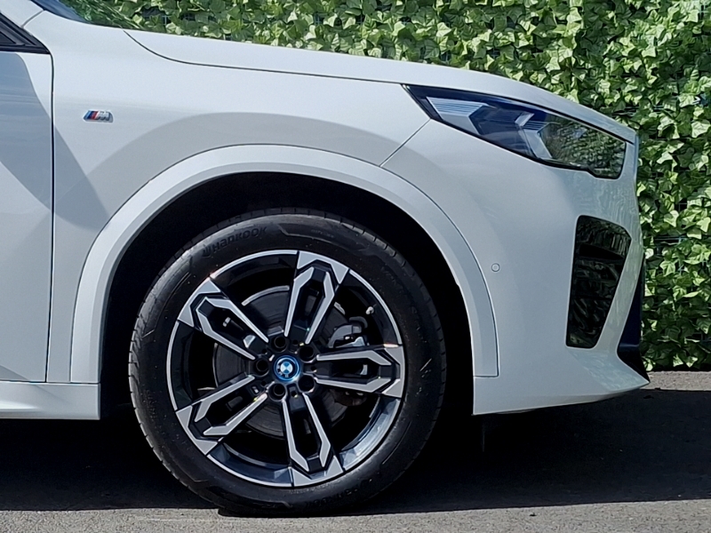 BMW iX2 150Kw Edrive20 M Sport 65Kwh White #14
