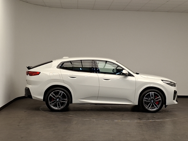 BMW iX2 150Kw Edrive20 Shadow Edition 65Kwh White #3