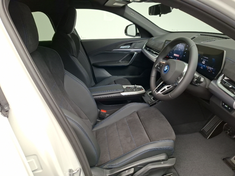 BMW iX2 150Kw Edrive20 Shadow Edition 65Kwh White #6